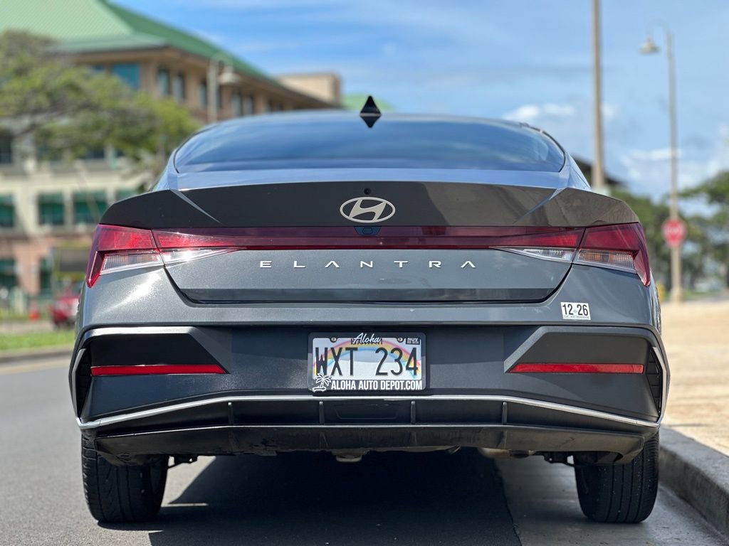 Used 2024 Hyundai Elantra SEL image 4