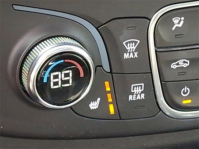 Used 2020 Chevrolet Traverse LT w/ LT Premium Package image 21