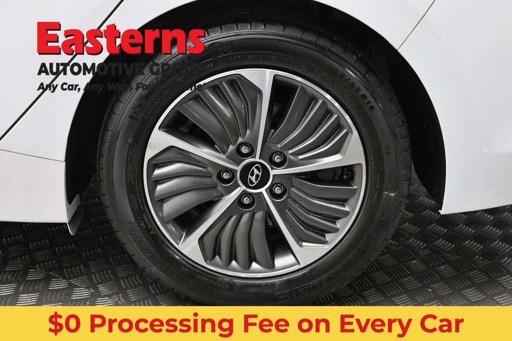 Used 2021 Hyundai Ioniq Limited FWD image 8