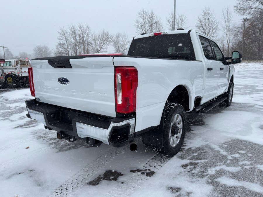 Used 2023 Ford F350 XLT image 5