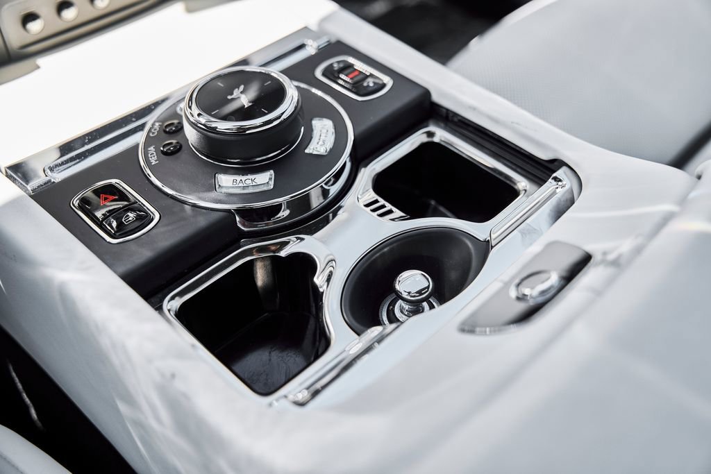 Used 2019 Rolls-Royce Wraith RWD image 57