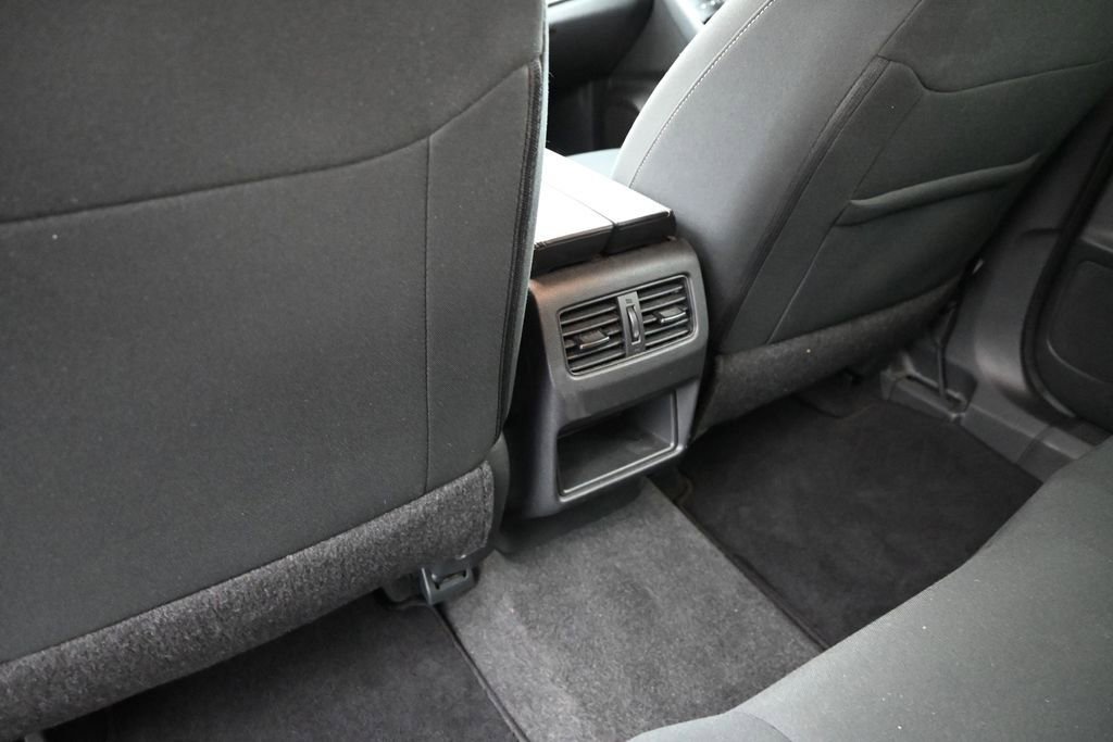 Used 2023 Nissan Rogue S FWD image 13