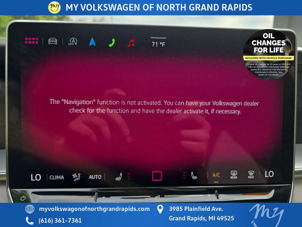 Used 2025 Volkswagen Tiguan SE AWD/4WD image 23