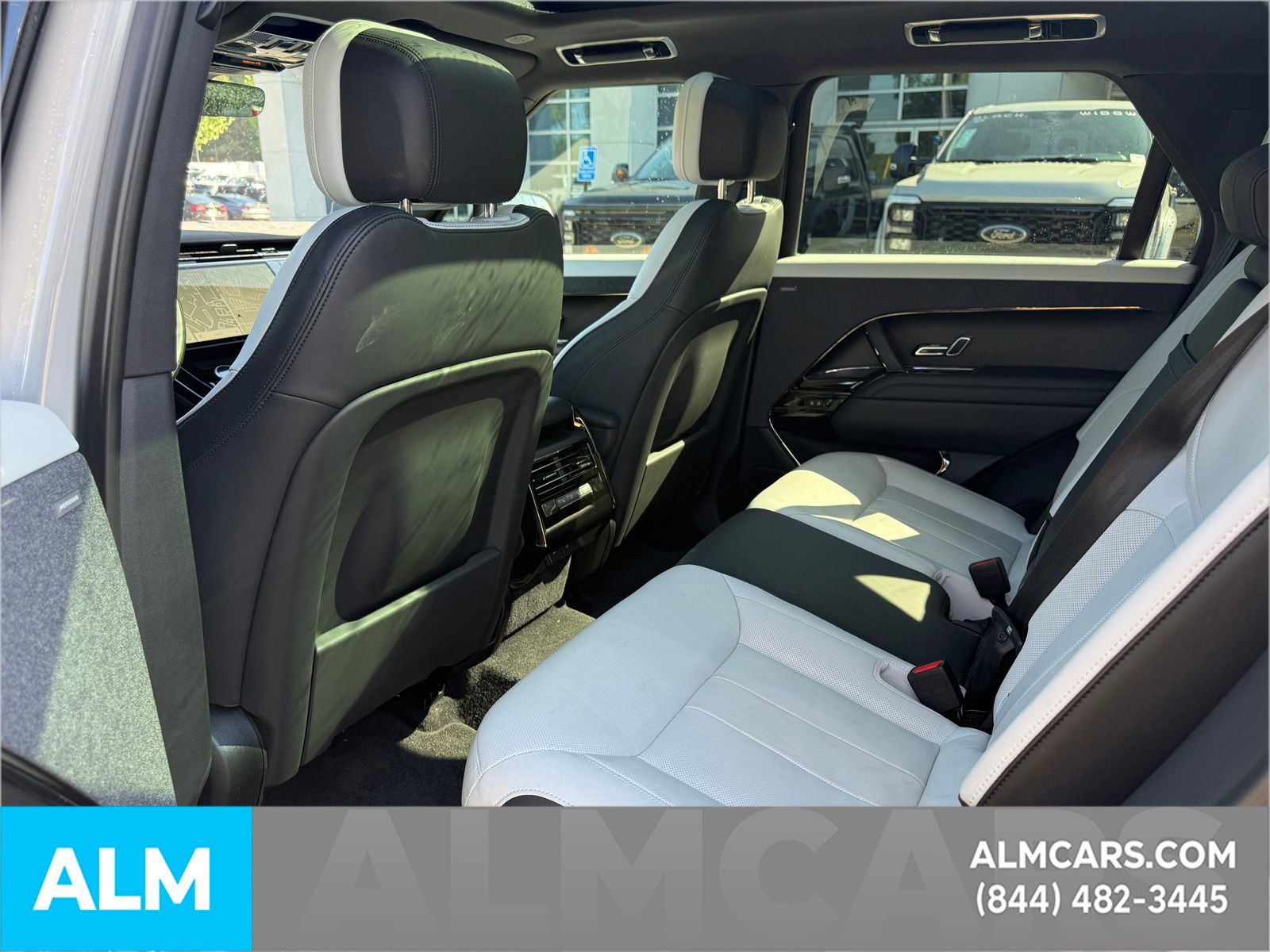 Used 2023 Land Rover Range Rover Sport SE Dynamic image 11