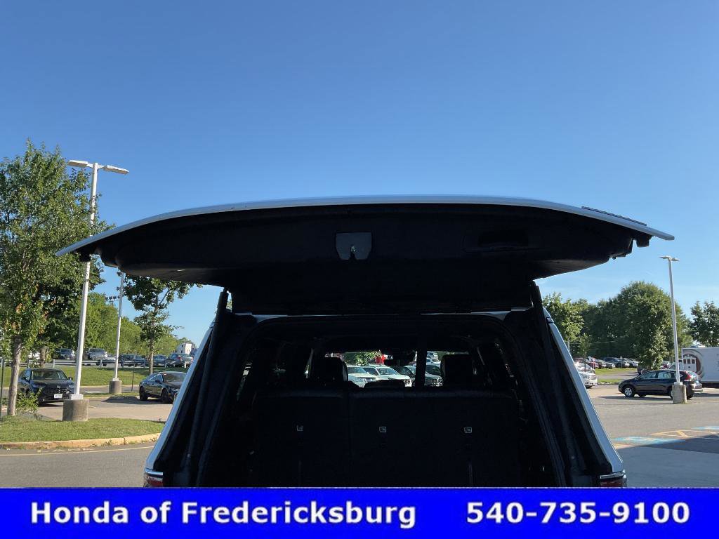 Used 2024 Jeep Wagoneer Series II w/ Flexible Seating Group AWD/4WD image 16