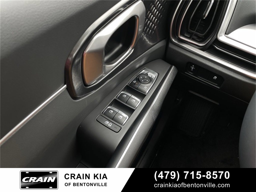 New 2025 Kia Sorento S image 21