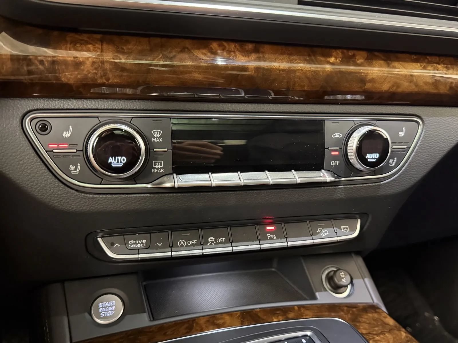 Used 2018 Audi Q5 Prestige w/ Prestige Package AWD/4WD image 28