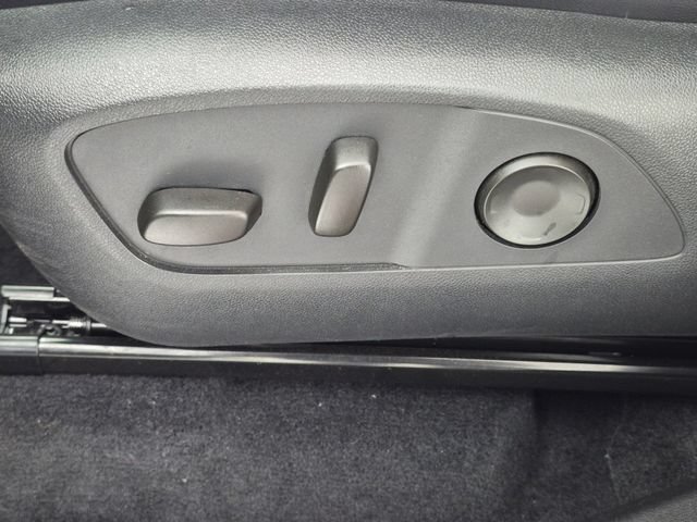 Used 2025 GMC Acadia Denali FWD image 15