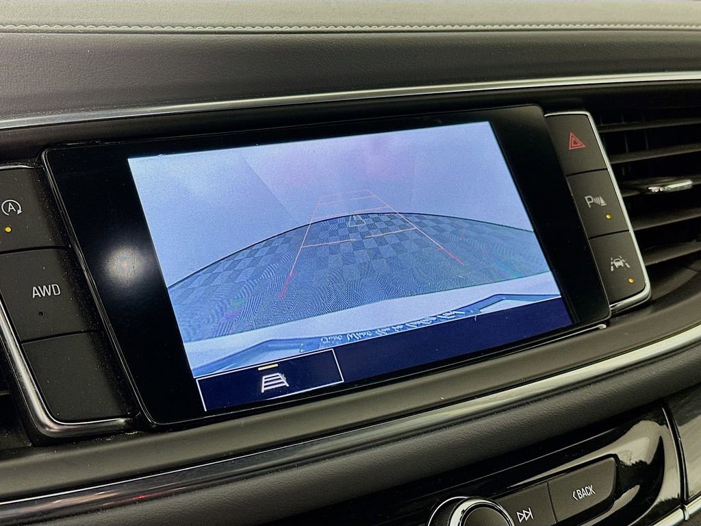 Used 2022 Buick Enclave Essence image 18