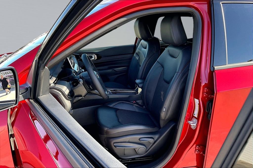 New 2026 Jeep Compass Latitude AWD/4WD image 3