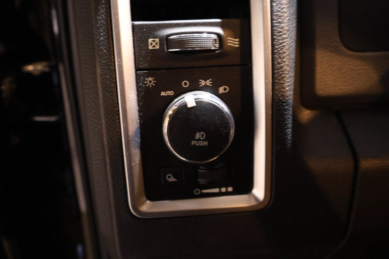 Used 2016 RAM 1500 Big Horn RWD image 11
