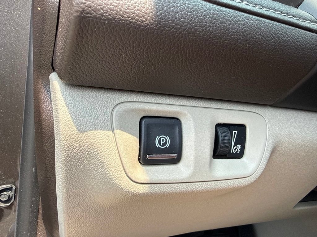 Used 2019 GMC Acadia Denali w/ Technology Package AWD/4WD image 19