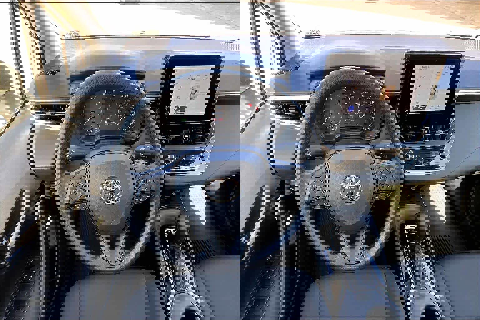 Used 2025 Toyota Corolla LE image 6