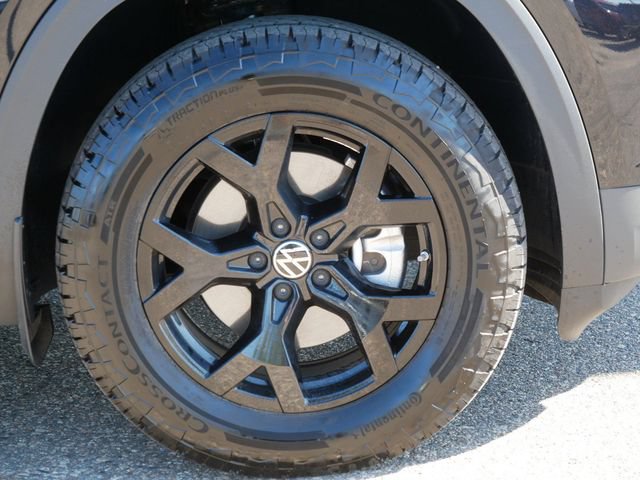 Certified 2026 Volkswagen Atlas Peak Edition AWD/4WD image 9