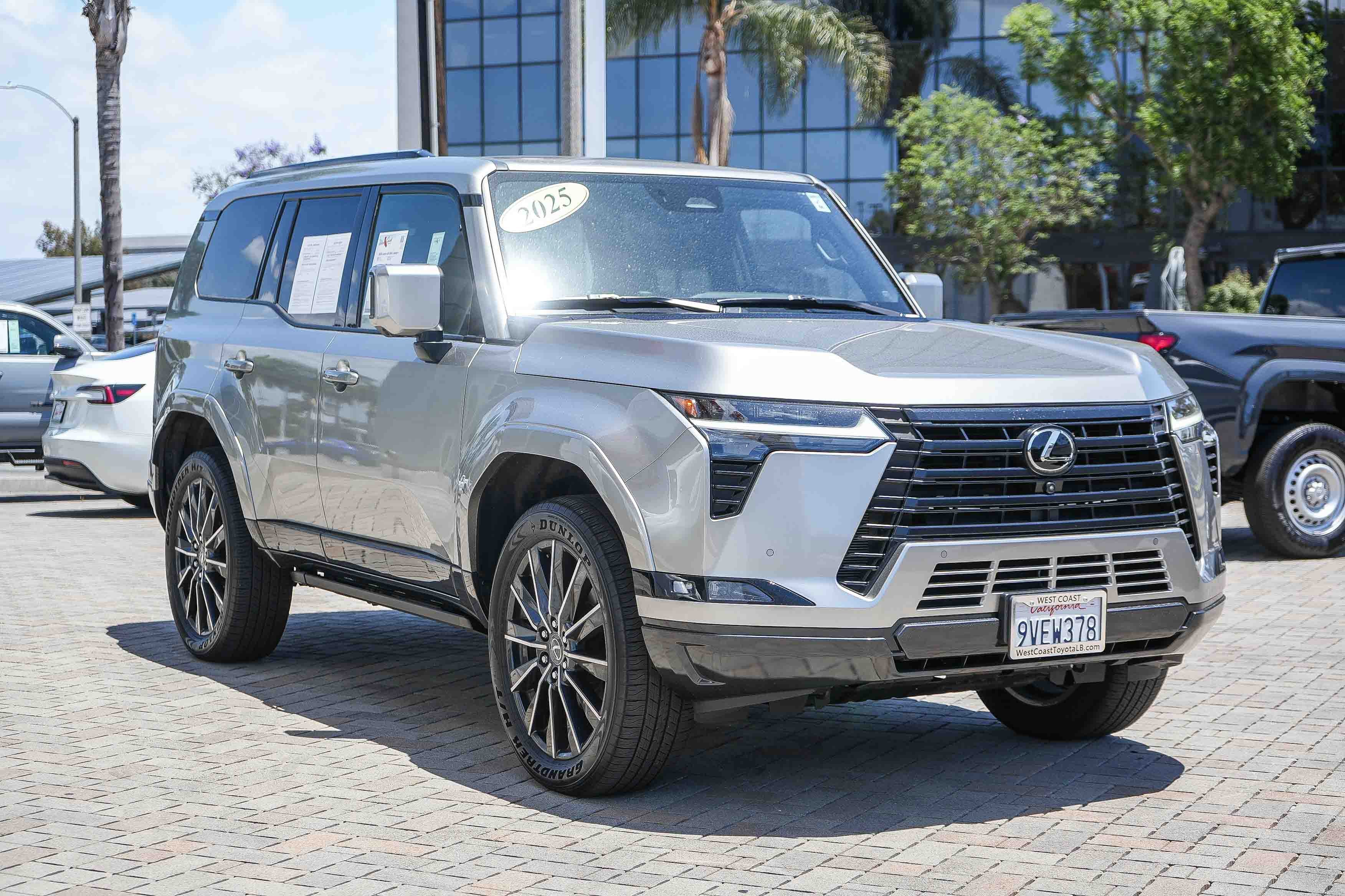 Used 2025 Lexus GX 550 AWD/4WD image 3