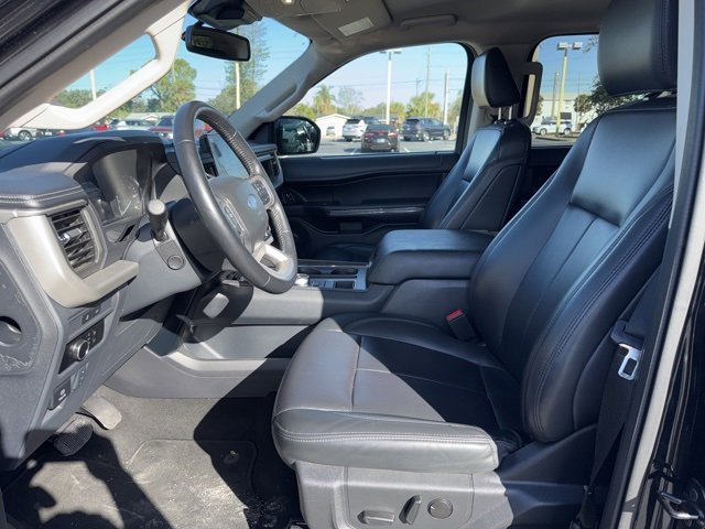 Used 2024 Ford Expedition Max XLT image 11