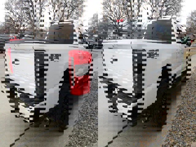 New 2026 Ford F250 Lariat w/ Black Appearance Package image 7