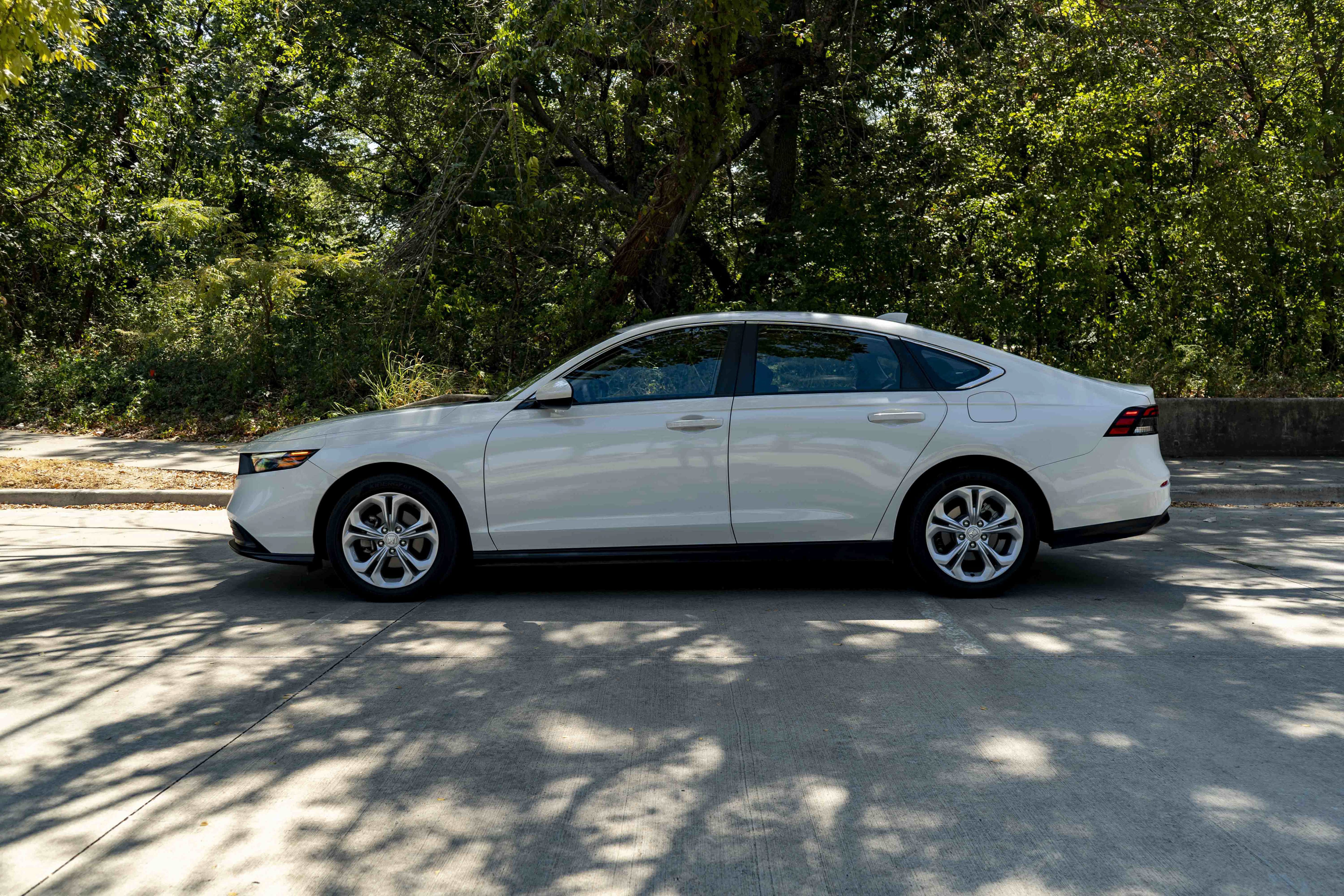 Certified 2023 Honda Accord LX image 6