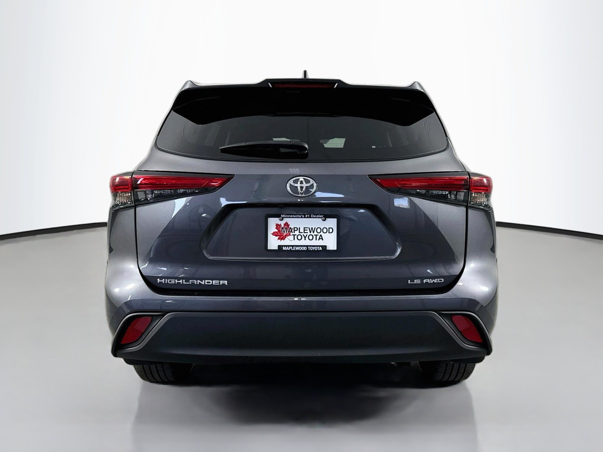 Used 2023 Toyota Highlander LE AWD/4WD image 6