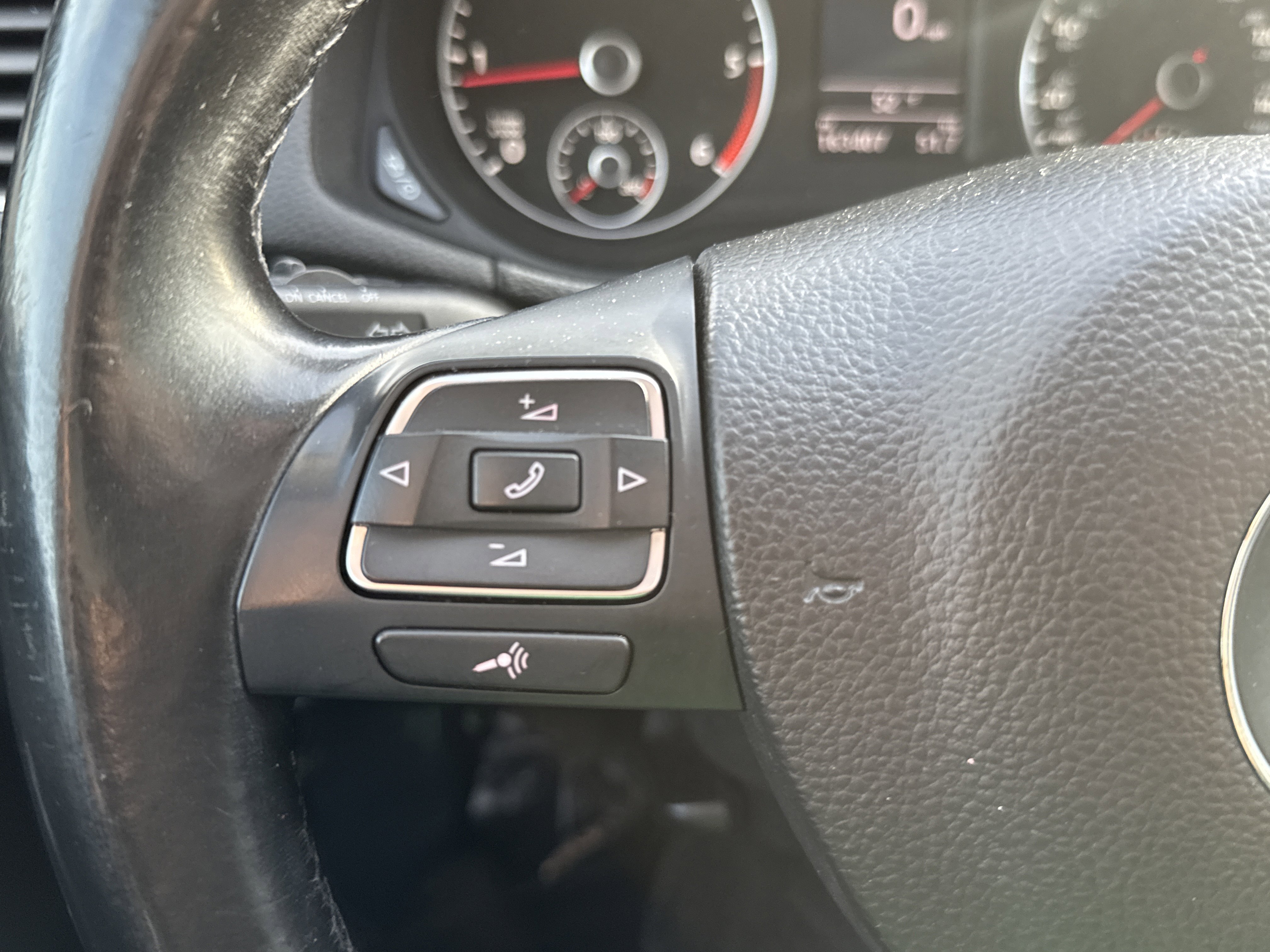 Used 2013 Volkswagen Passat TDI SE image 19