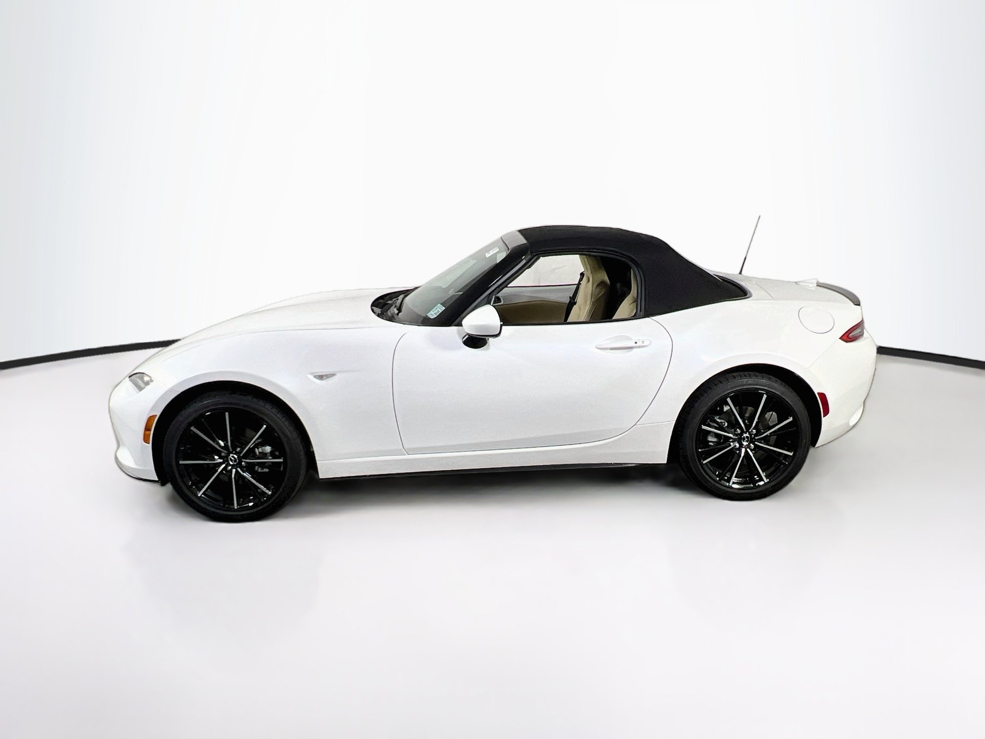 Used 2026 MAZDA MX-5 Miata Grand Touring w/ Weather Package RWD image 8