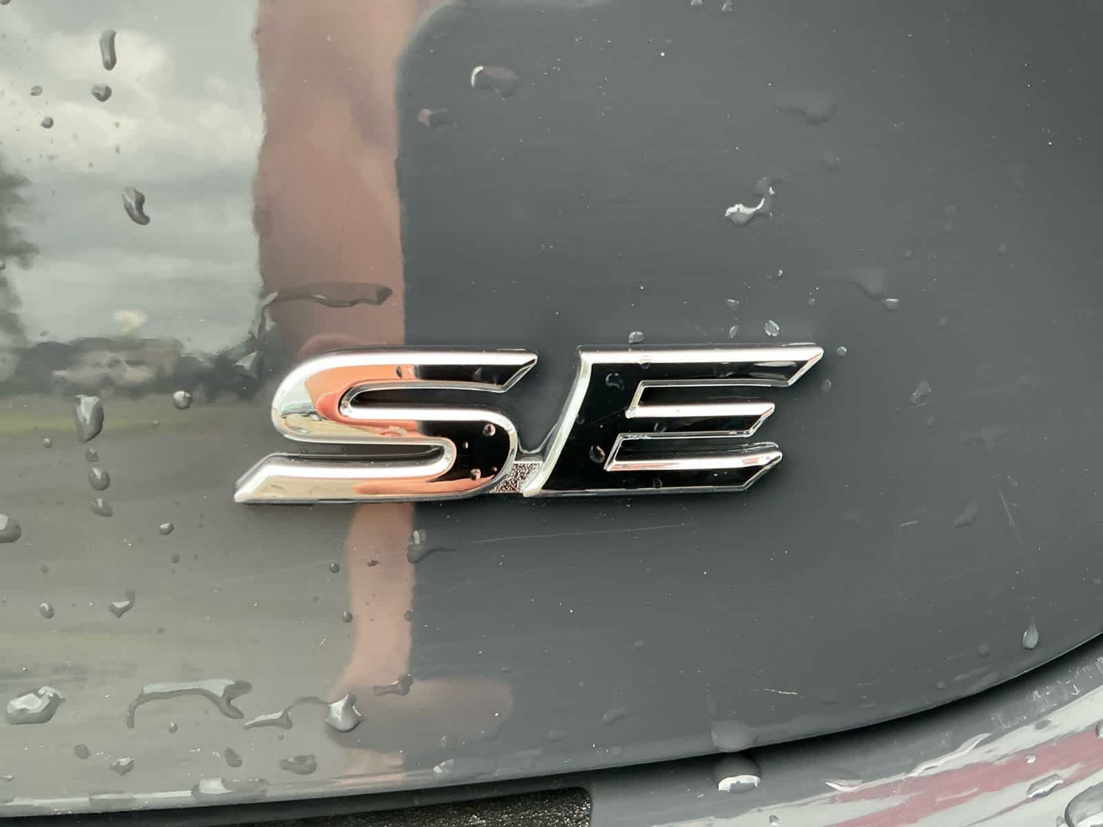 Used 2025 Toyota Camry SE FWD image 19