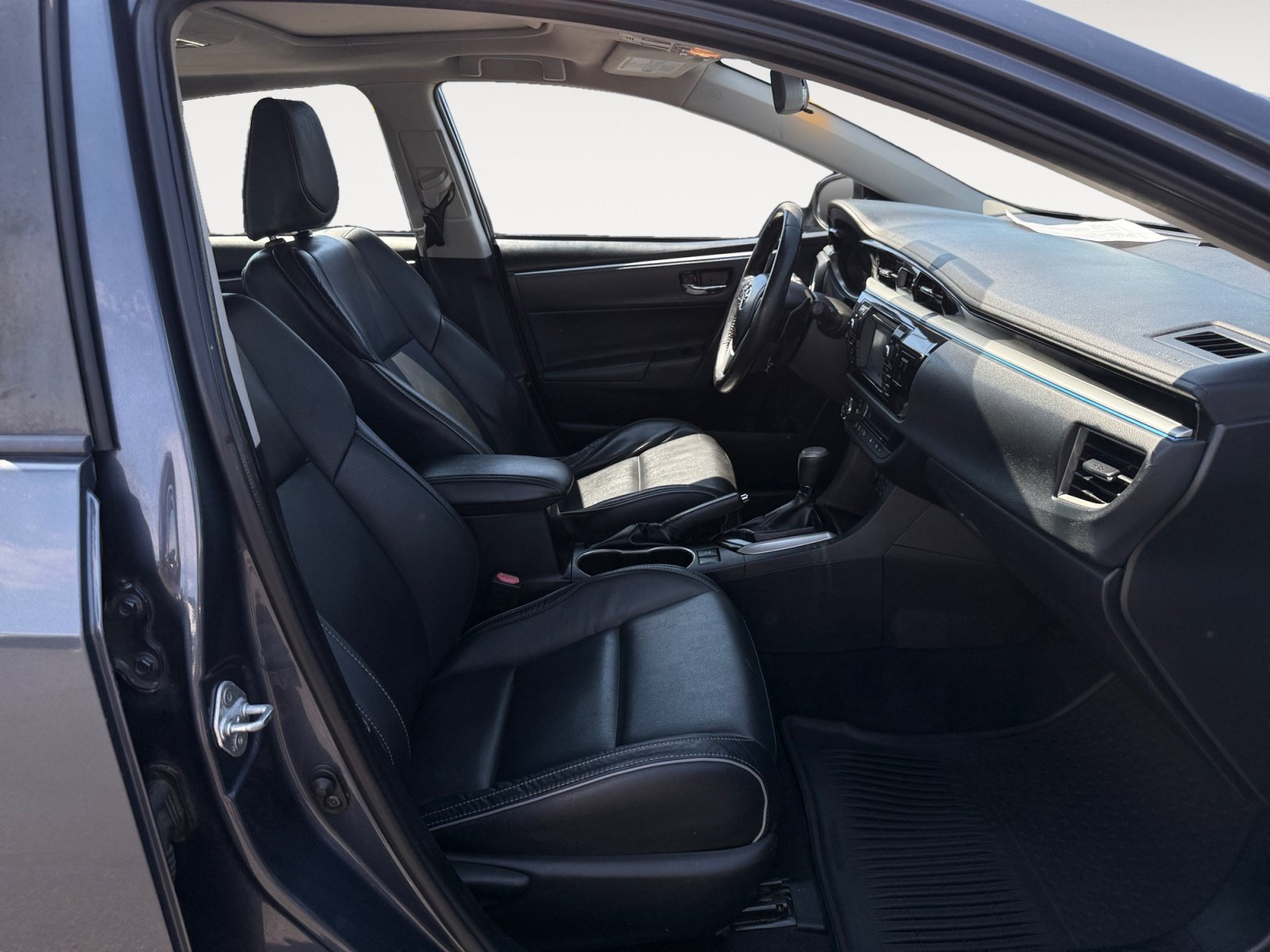 Used 2016 Toyota Corolla S Premium FWD image 19
