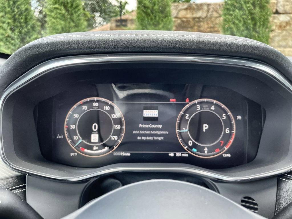 Used 2025 Jaguar F-PACE R-Dynamic S image 22