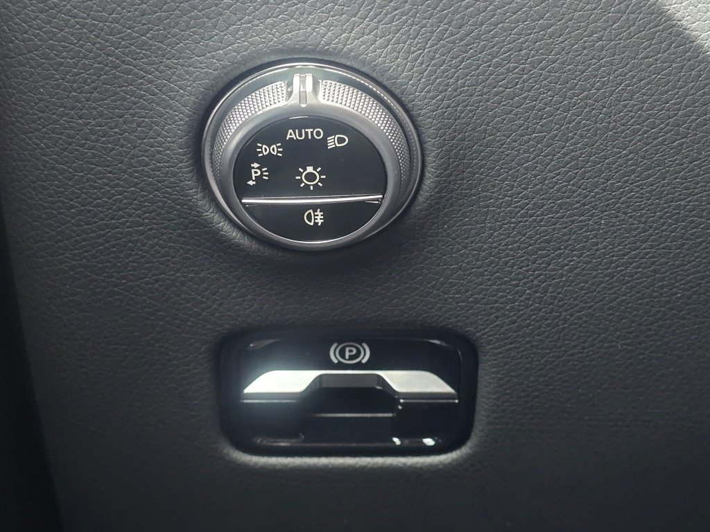 New 2026 Mercedes-Benz GLC 300 4MATIC image 36