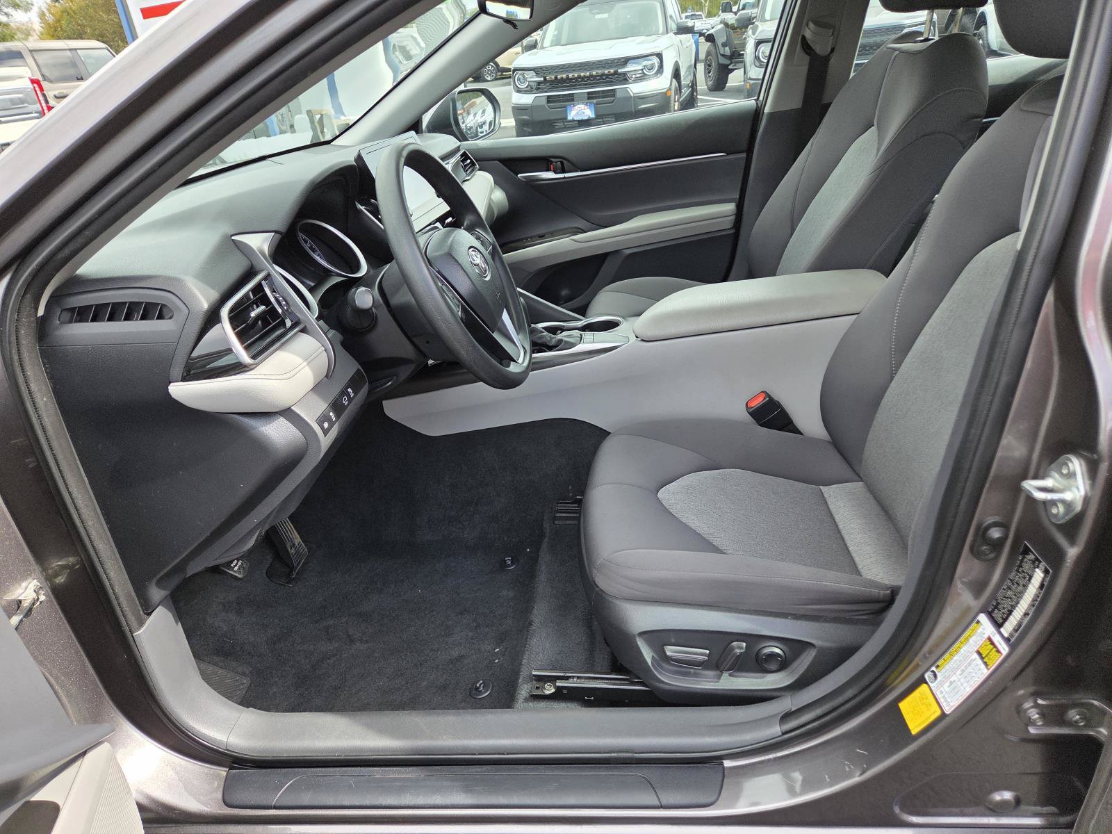 Used 2022 Toyota Camry LE FWD image 10