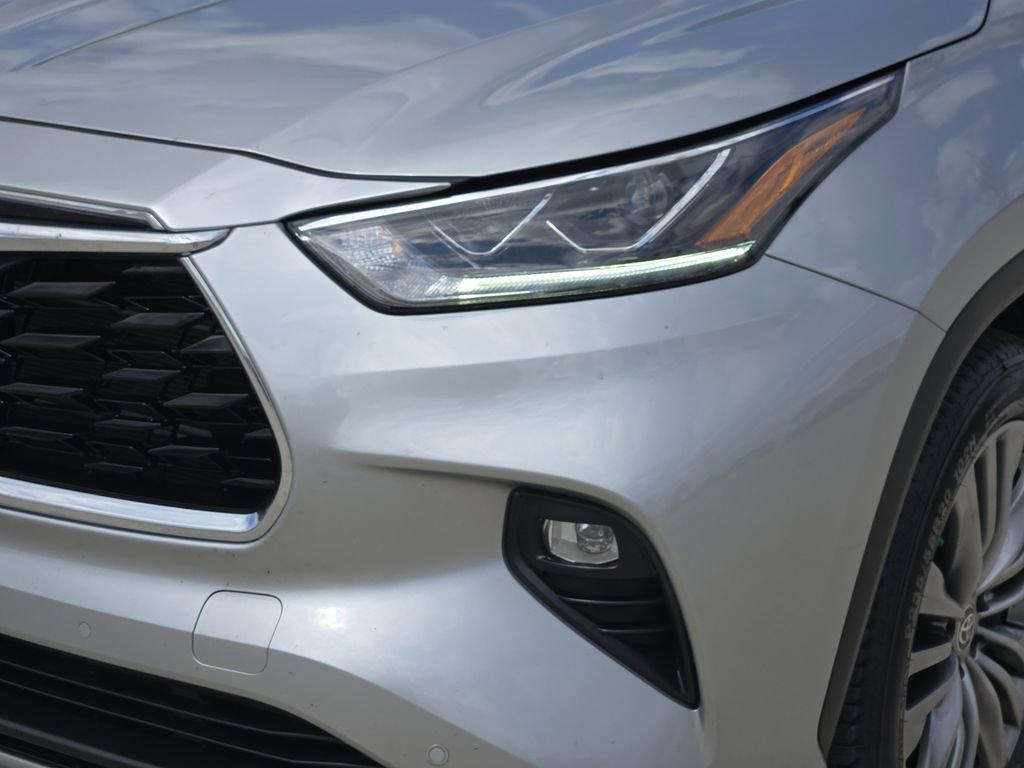 Used 2022 Toyota Highlander Platinum FWD image 10