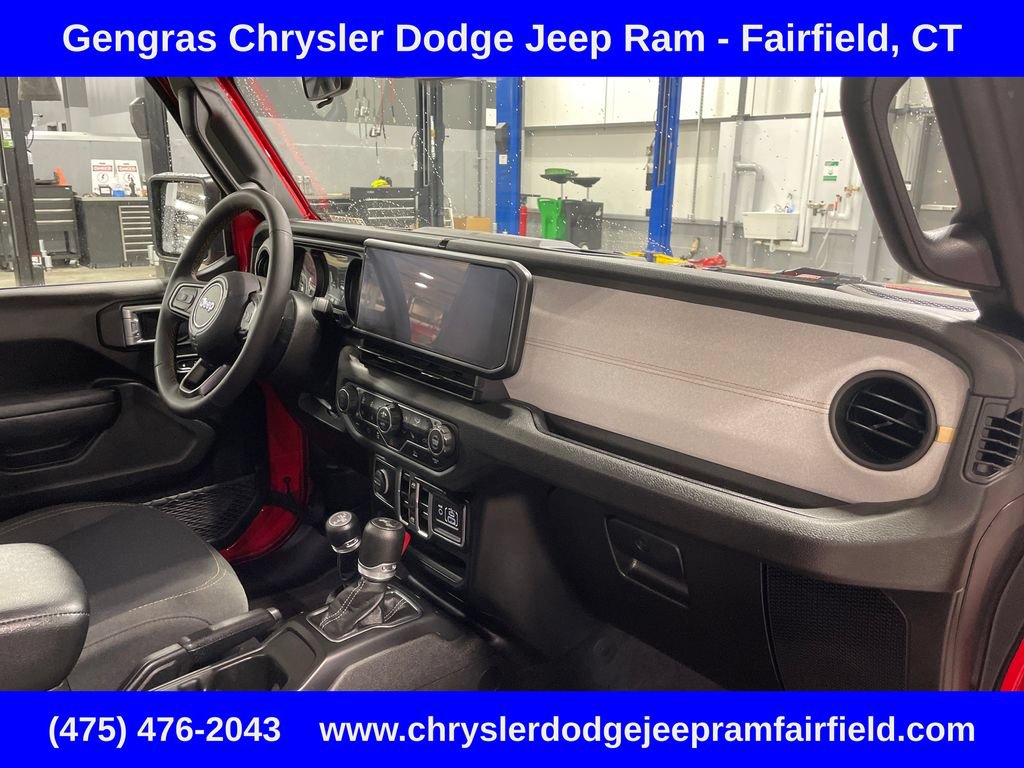 Used 2024 Jeep Wrangler Unlimited w/ Convenience Group AWD/4WD image 15