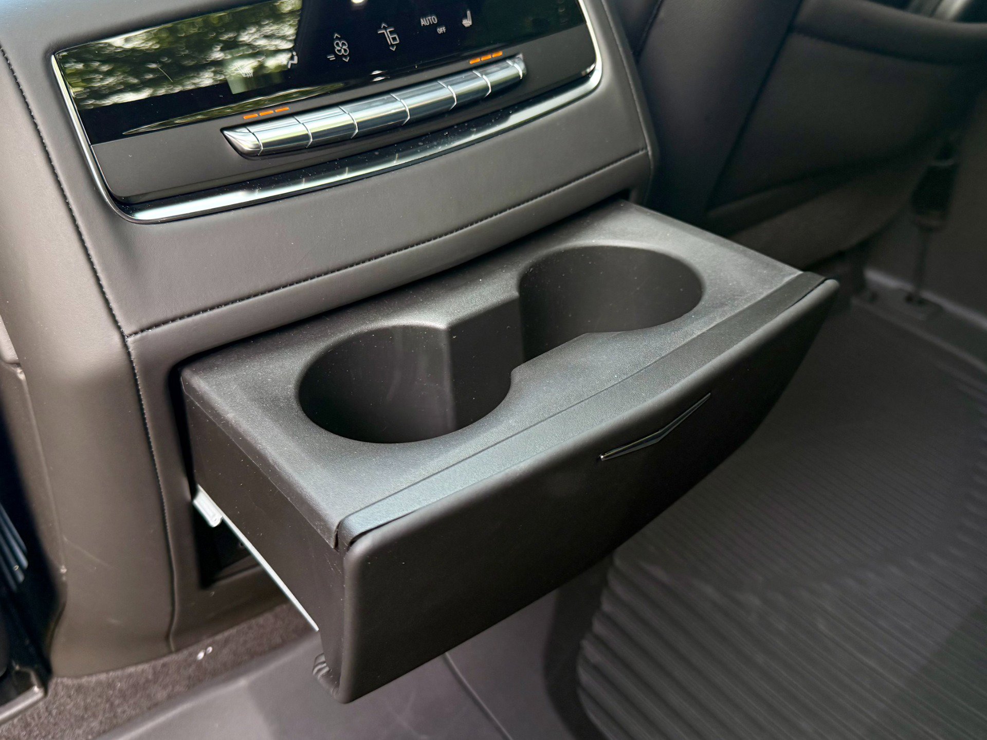 Used 2025 Cadillac Escalade Sport Platinum w/ LPO, ONYX Package image 30