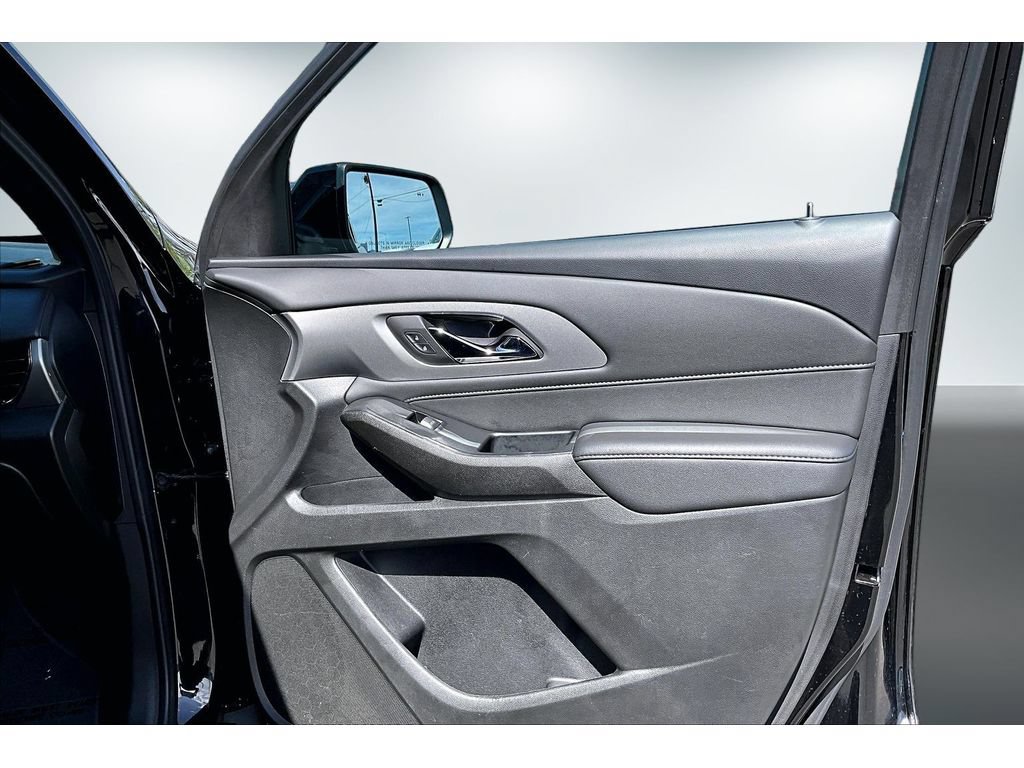 Used 2023 Chevrolet Traverse LT FWD image 29