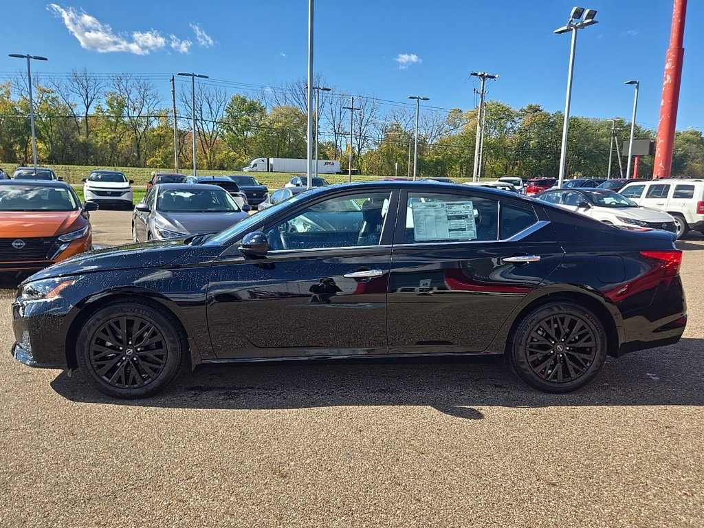 New 2025 Nissan Altima 2.5 SV image 4