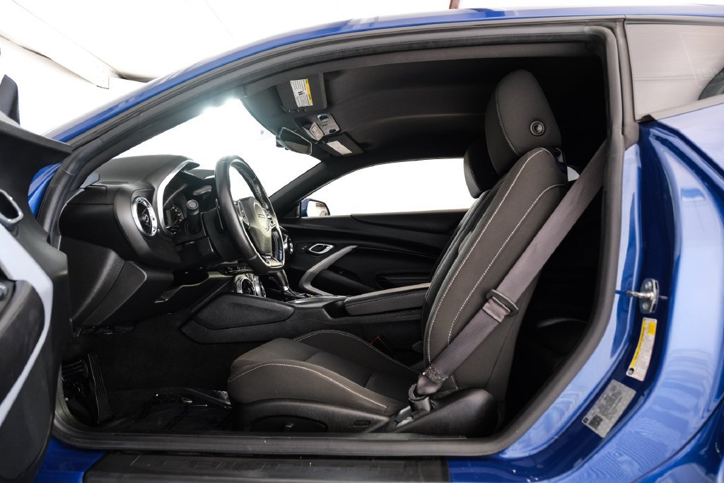 Used 2020 Chevrolet Camaro LT RWD image 3