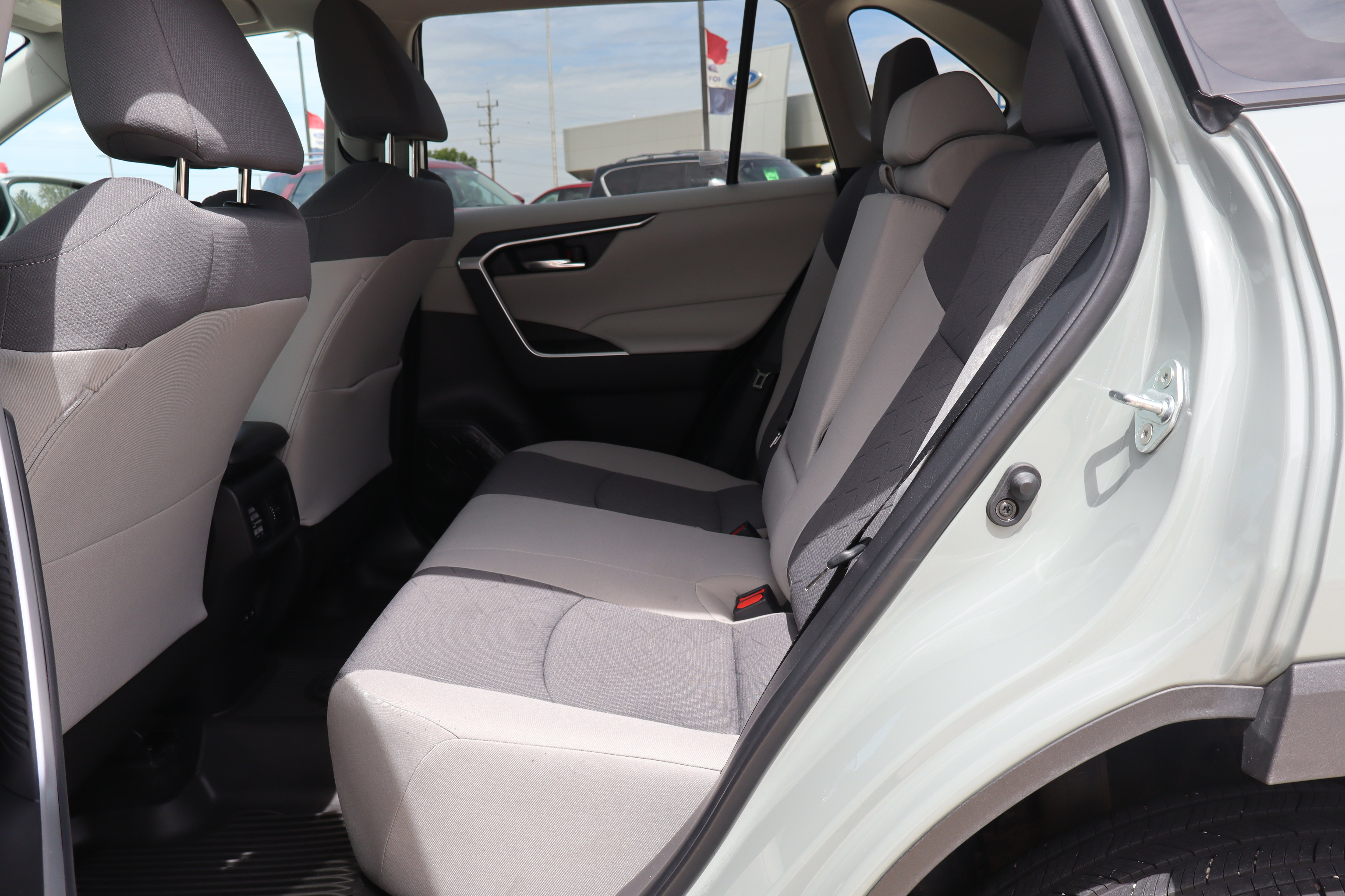 Used 2022 Toyota RAV4 XLE AWD/4WD image 11