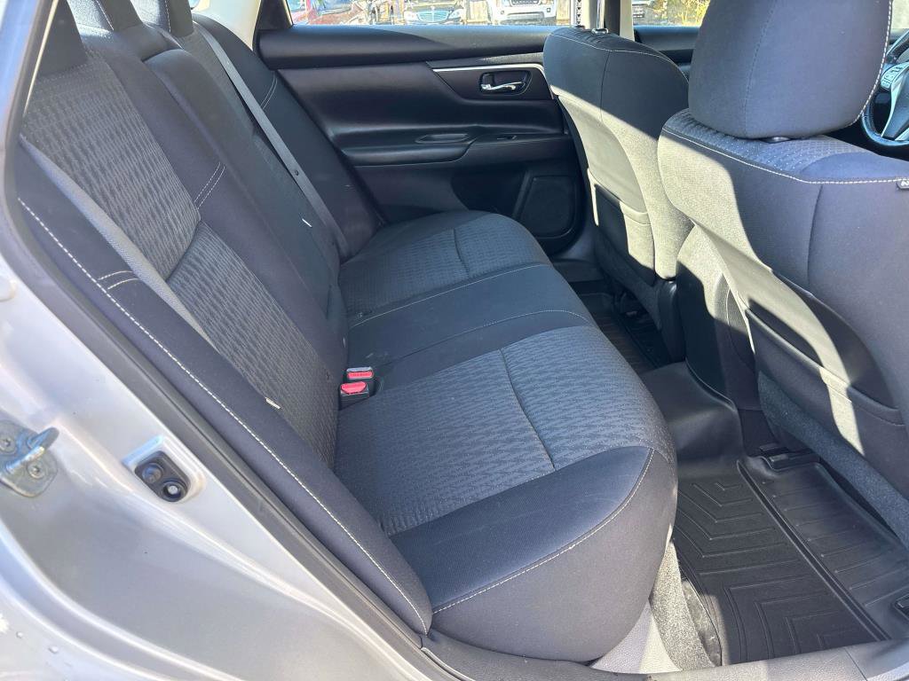 Used 2016 Nissan Altima 2.5 SV image 10