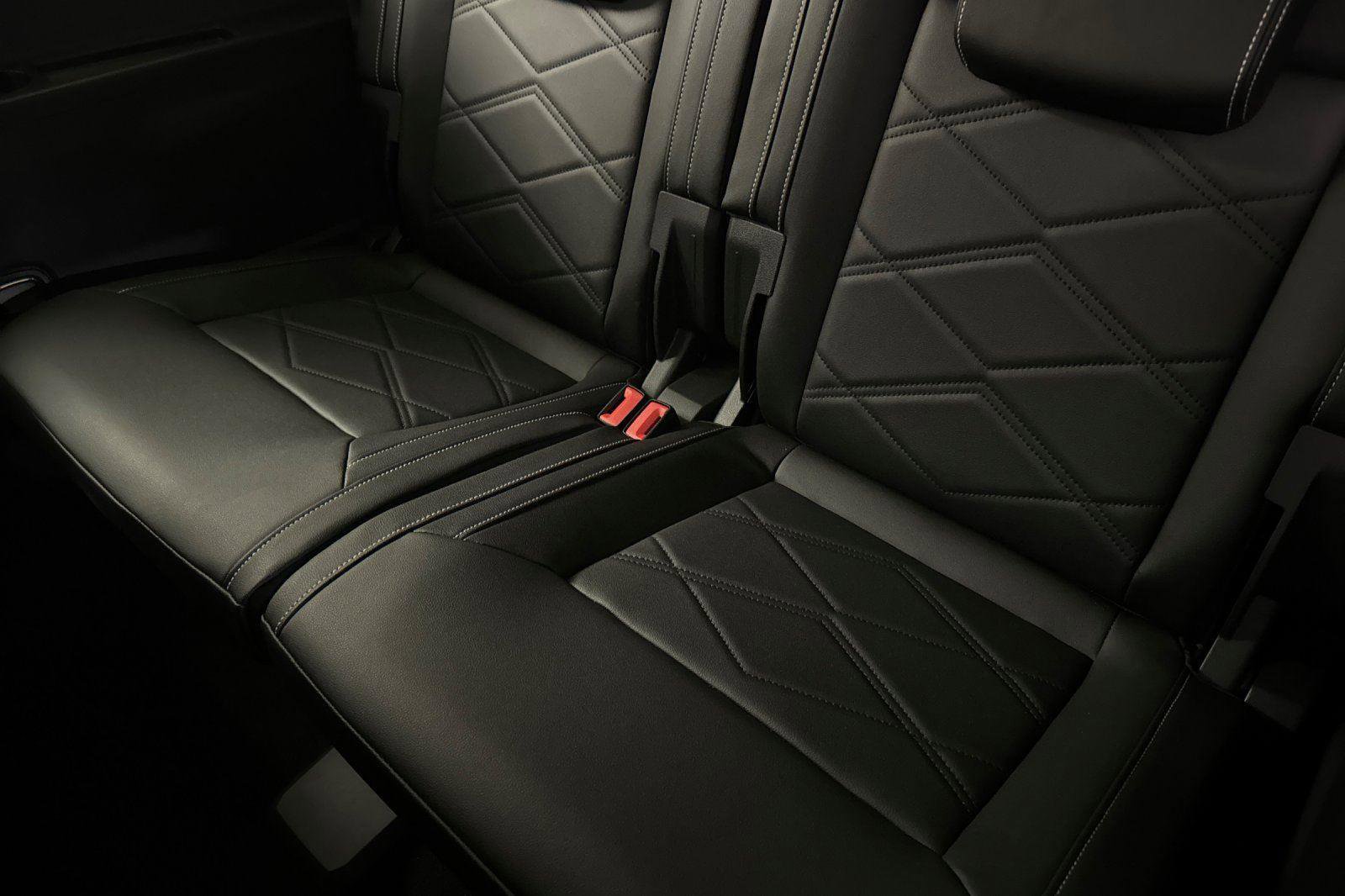 New 2026 Volkswagen Atlas SE image 14