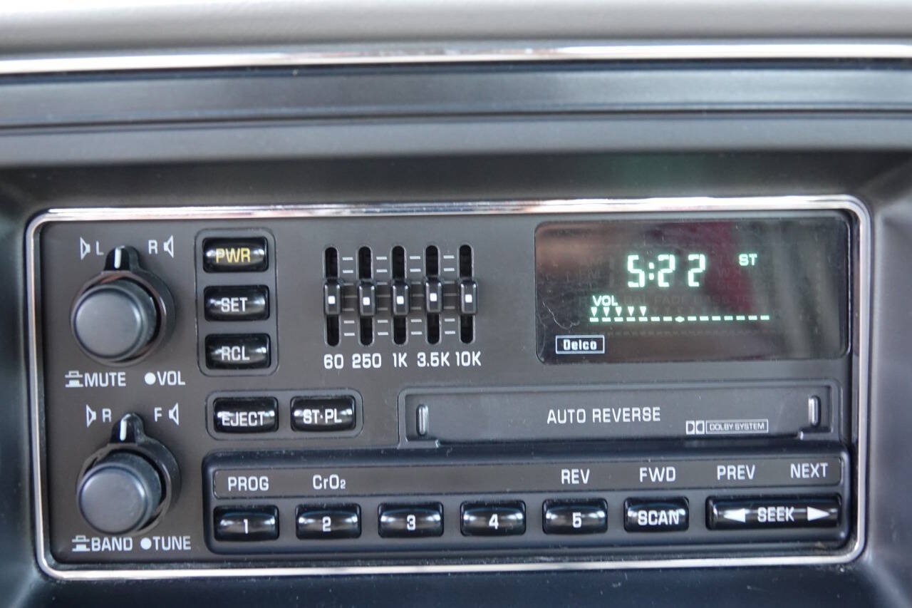 Used 1993 Buick Park Avenue Ultra FWD image 83