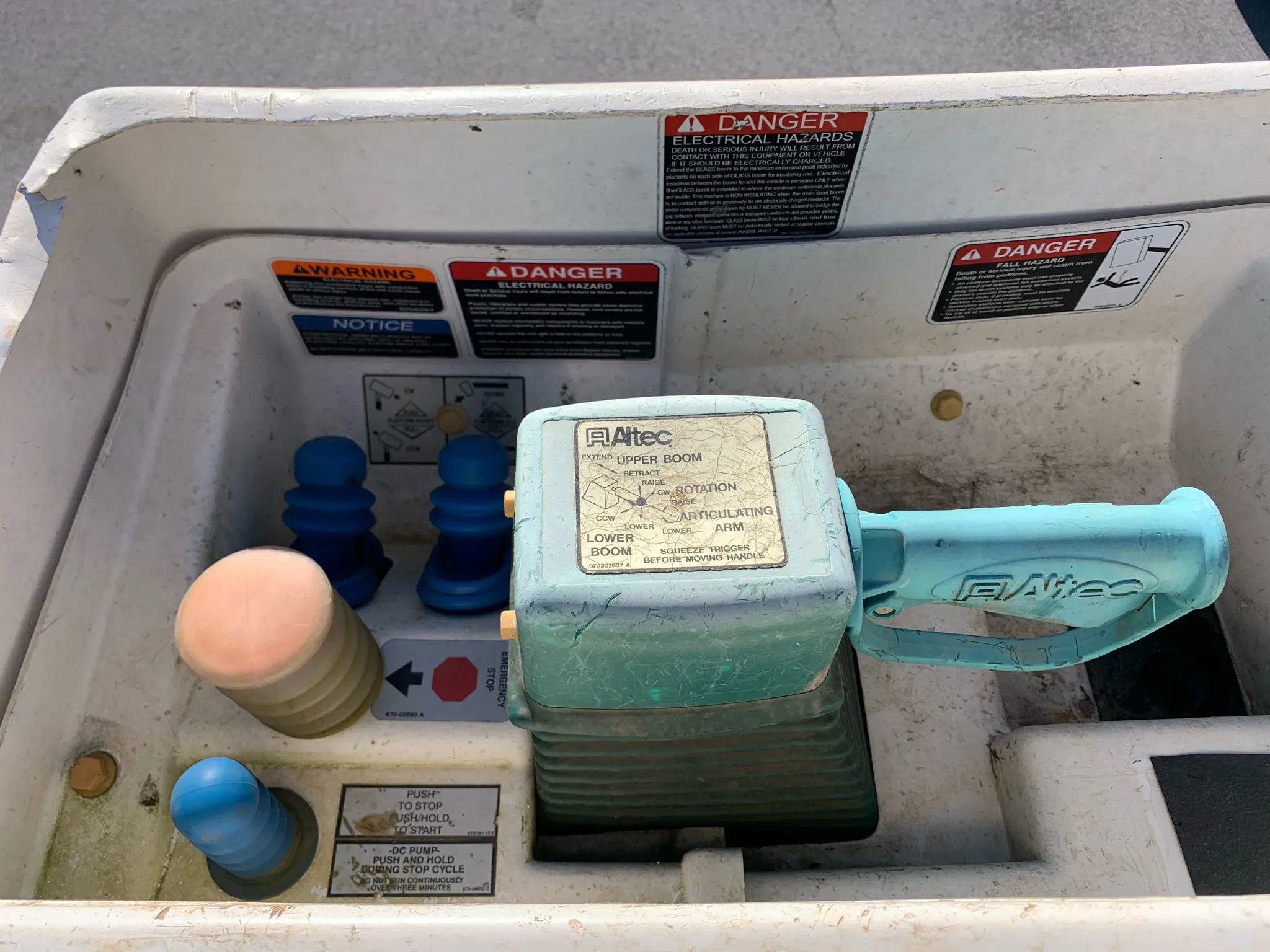 Used 2016 Ford F550 XL 165  W.B. 2D image 45