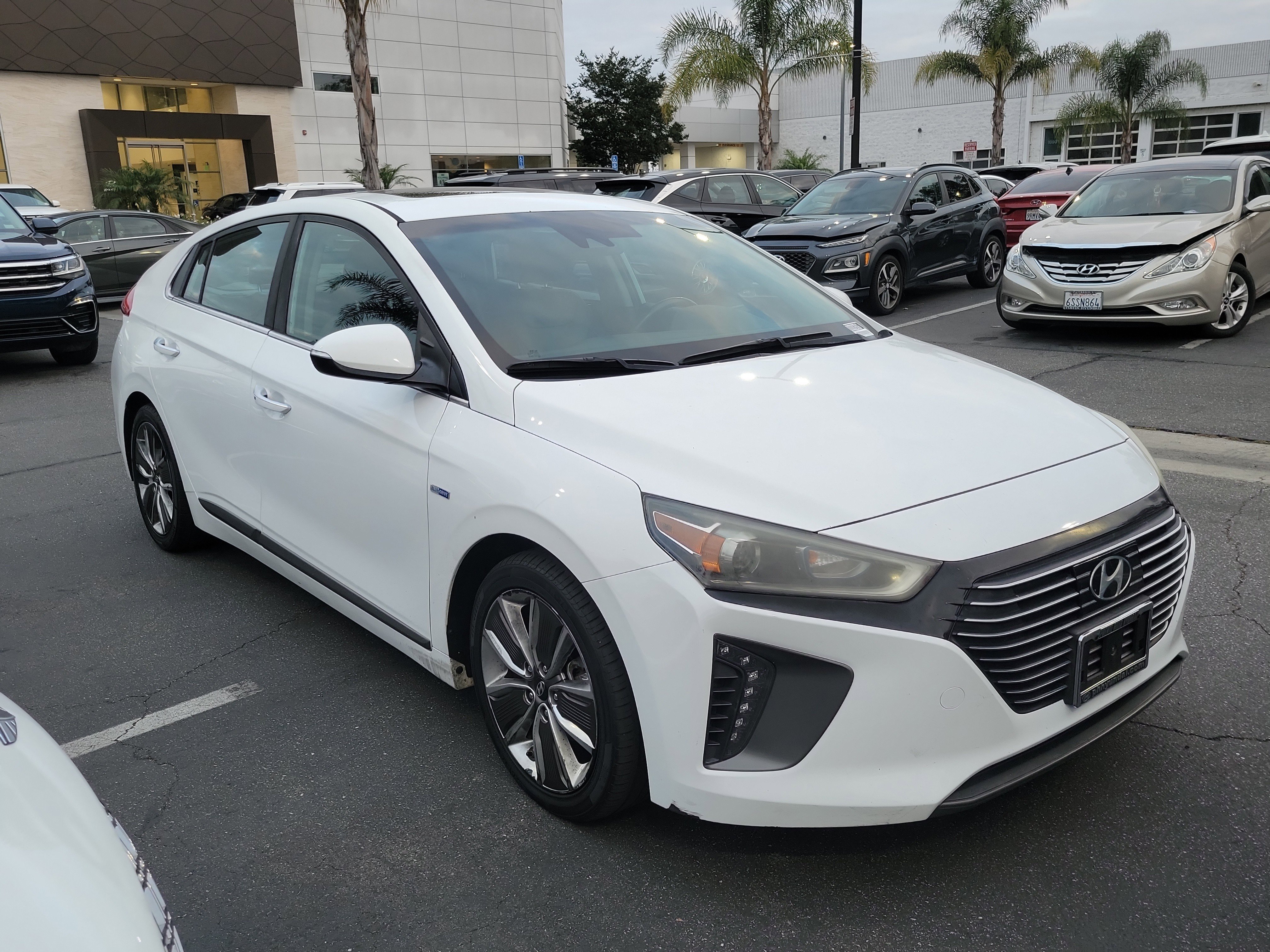 Used 2018 Hyundai Ioniq Limited w/ Limited Ultimate Package 03 FWD image 3