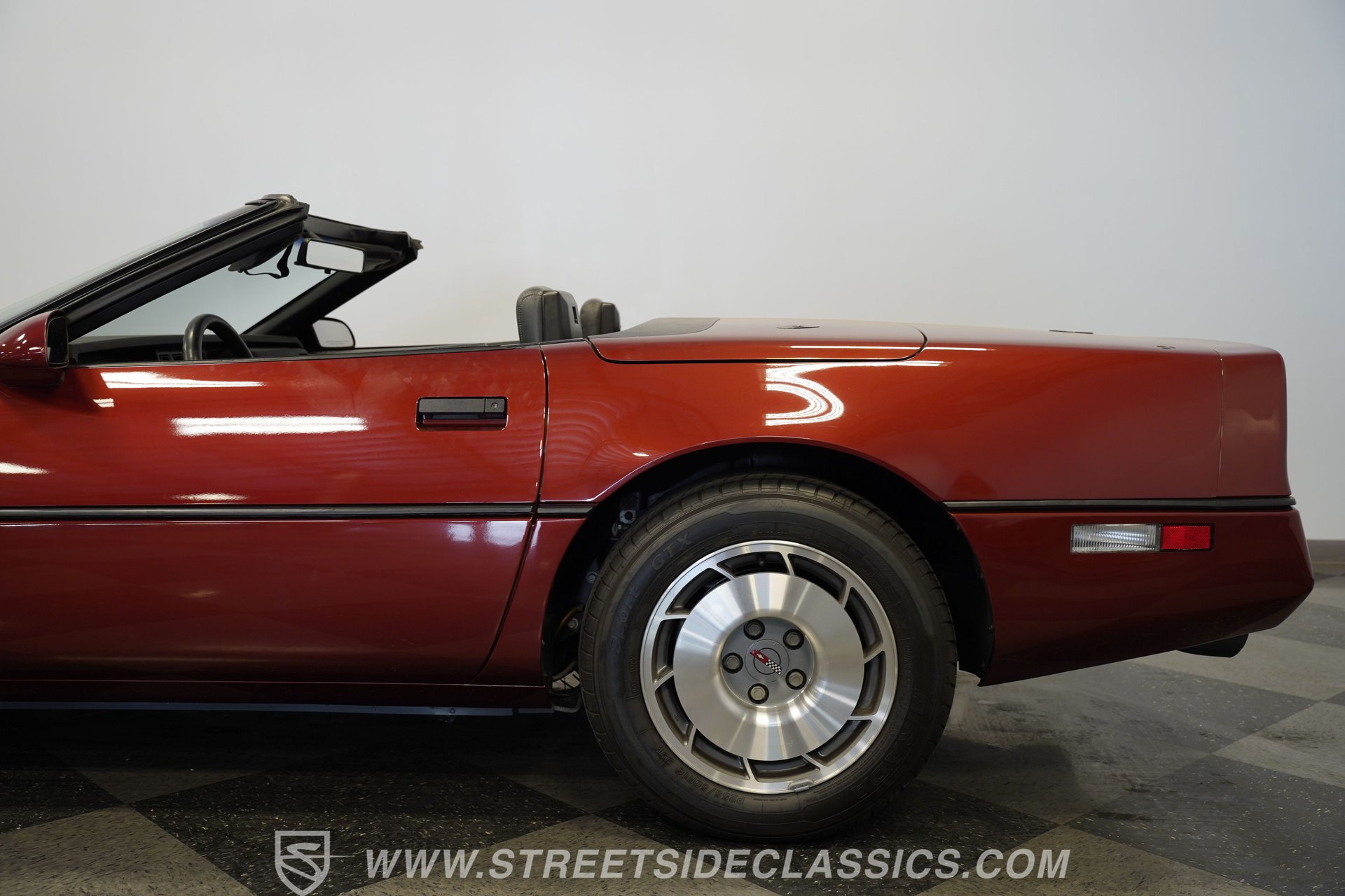 Used 1987 Chevrolet Corvette Convertible RWD image 31