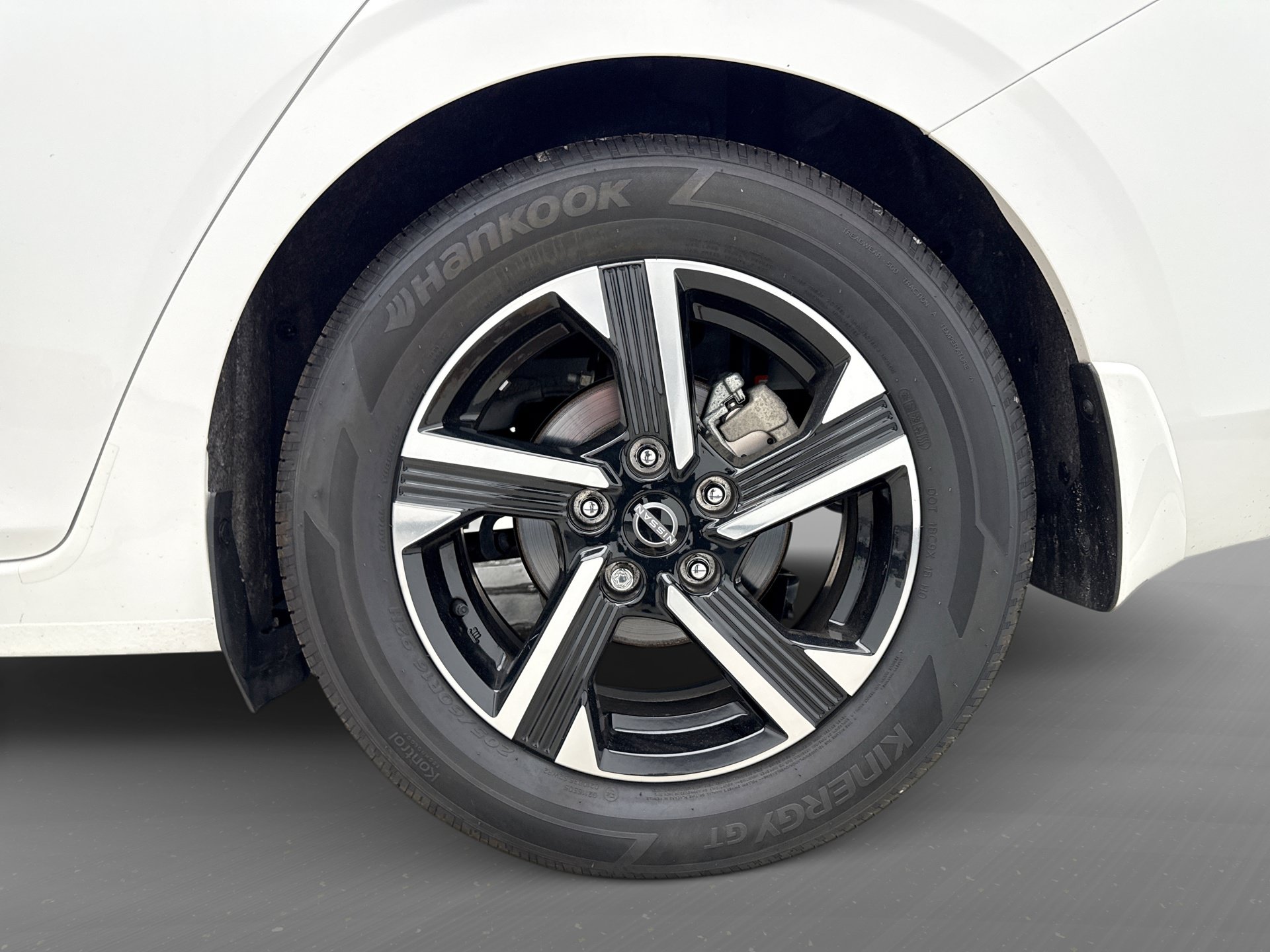 Used 2025 Nissan Sentra SV w/ All-Weather Package FWD image 13