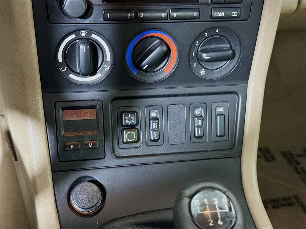 Used 1996 BMW Z3 1.9 image 6