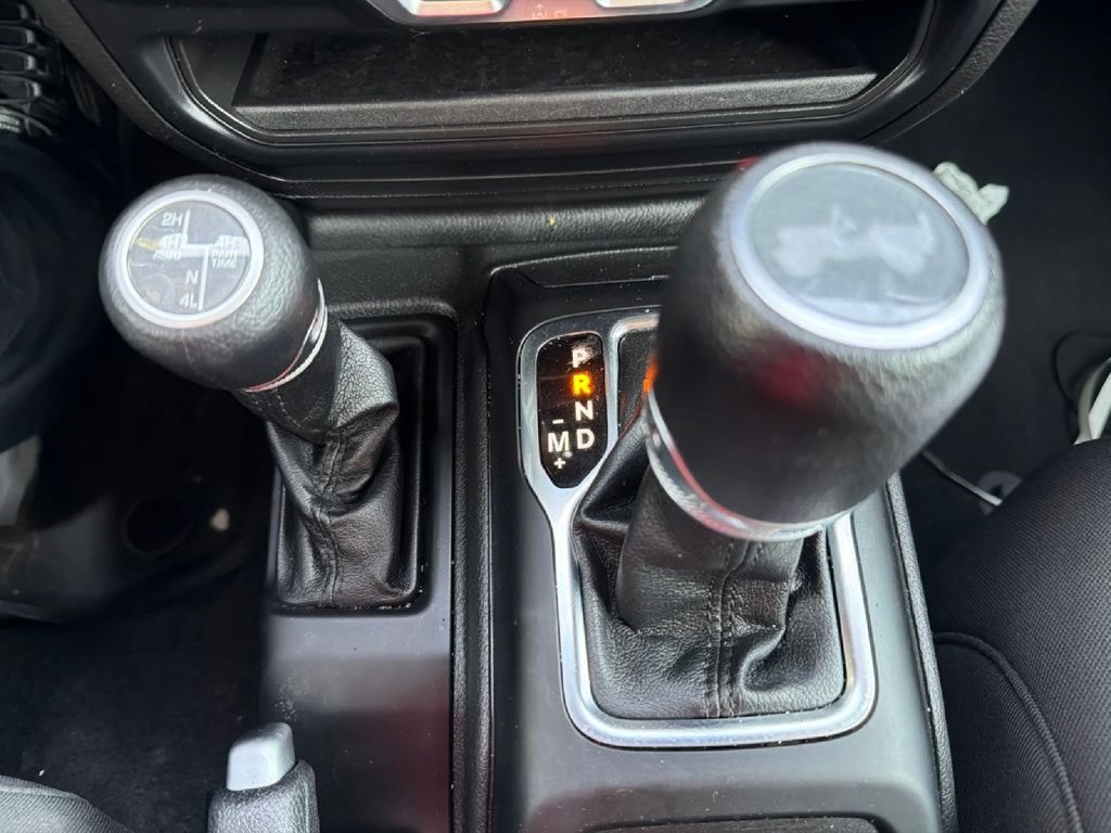 Used 2023 Jeep Wrangler Unlimited AWD/4WD image 27