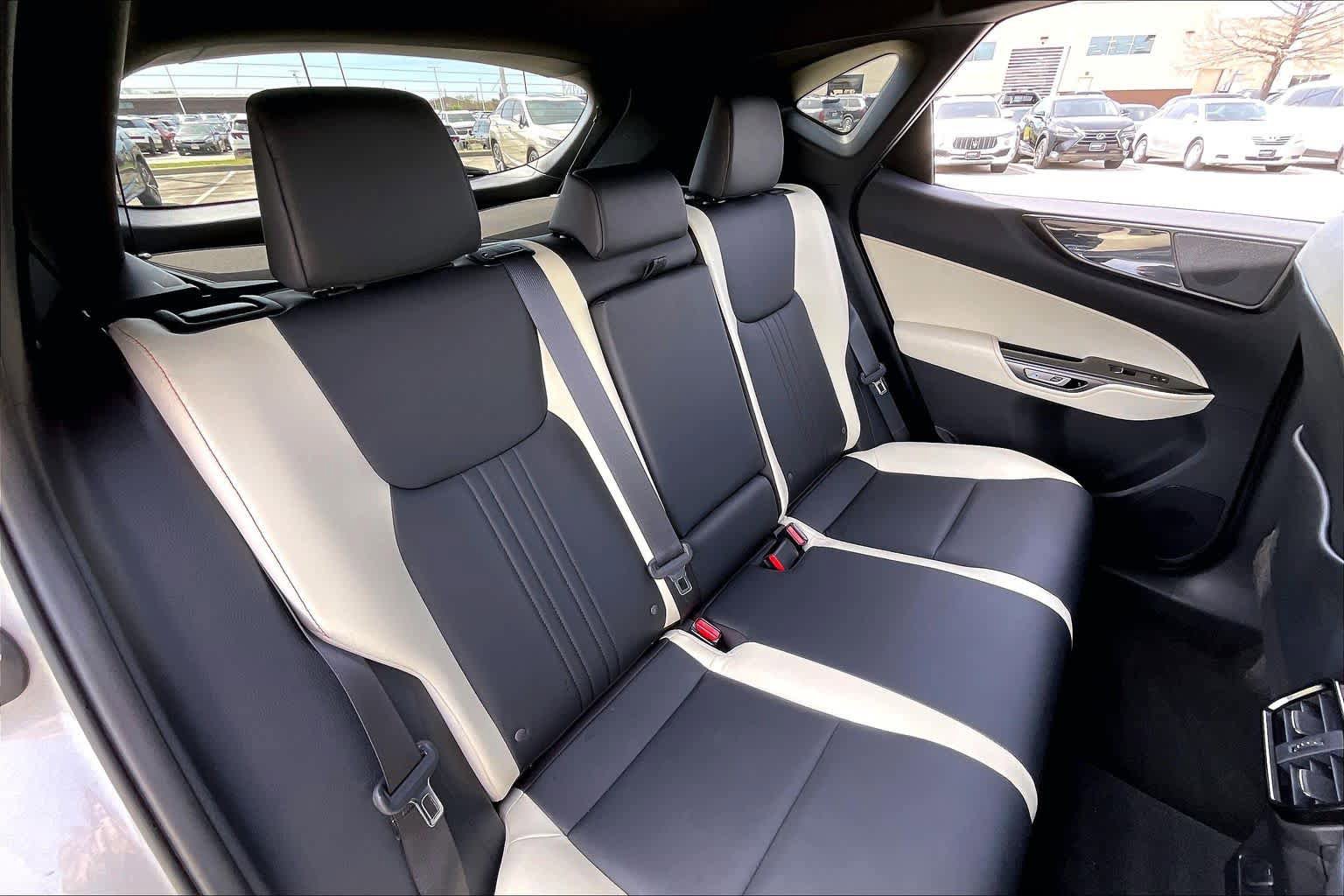 Used 2024 Lexus NX 250 FWD image 17
