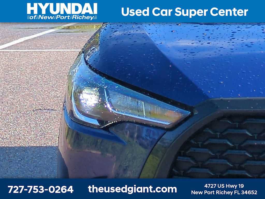Used 2024 Toyota Corolla Cross LE FWD image 9