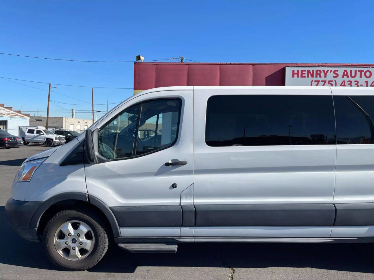 Used 2018 Ford Transit 350 XLT image 3