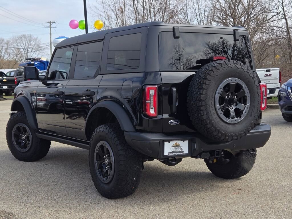 Used 2023 Ford Bronco Badlands image 13